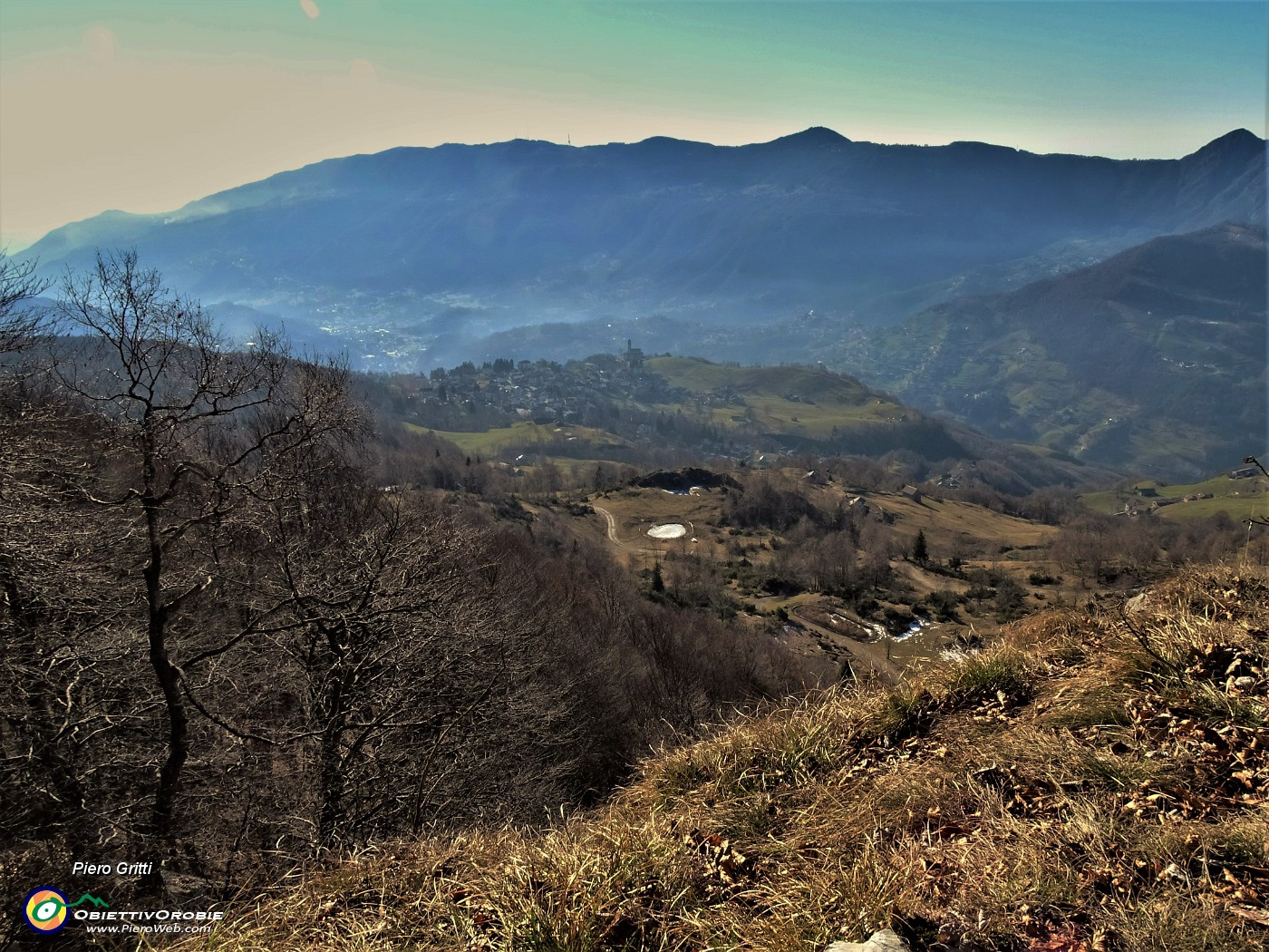 26 Bella vista sulla Valle Imagna.JPG